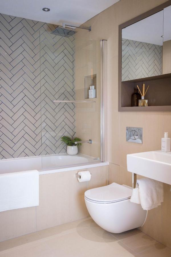 יורק Apartment 21 Hudson Quarter Luxury Apartments-Free Parking 1 Car מראה חיצוני תמונה